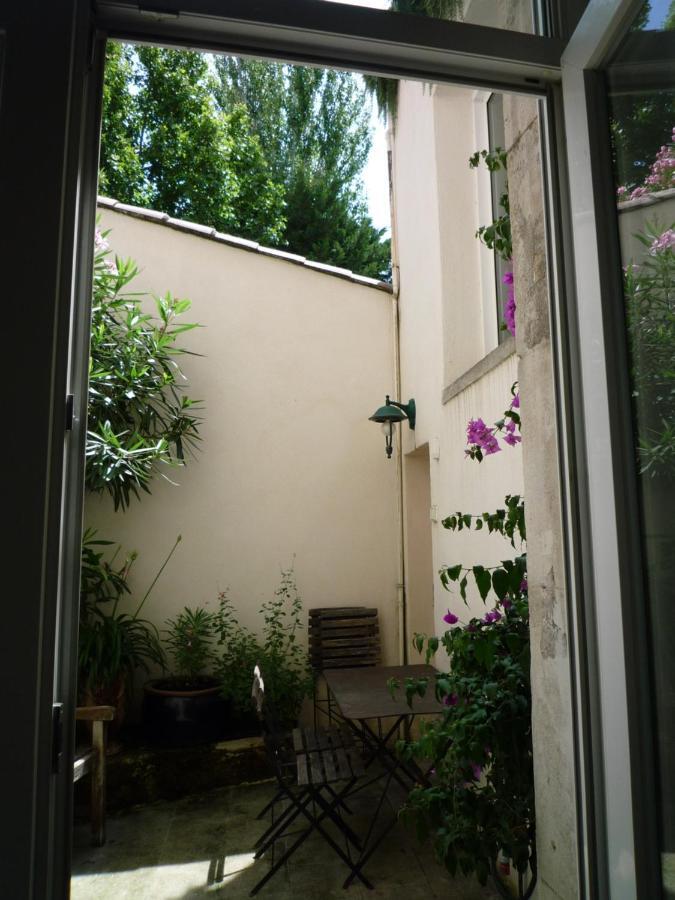 Appartement Avignon Centre Intra Muros Cour Exterieure Parking Prive Gratuit Exterior foto